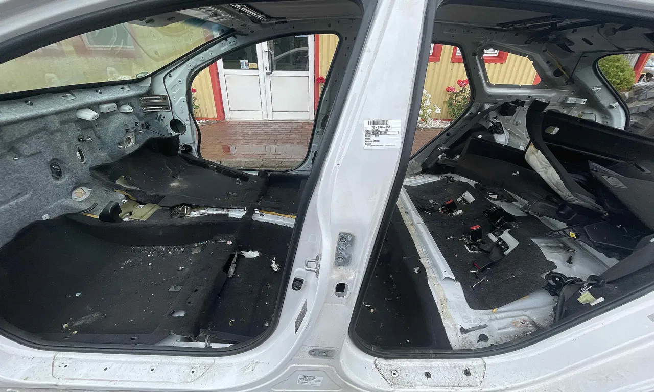 STALP MIJLOC STANGA HYUNDAI i40 I CW 2011-2019