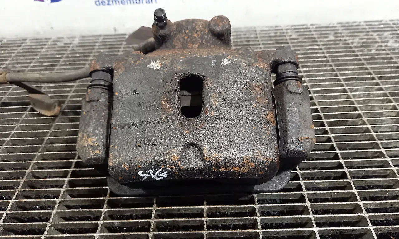 ETRIER FATA STANGA HYUNDAI i40 I CW 2011-2019