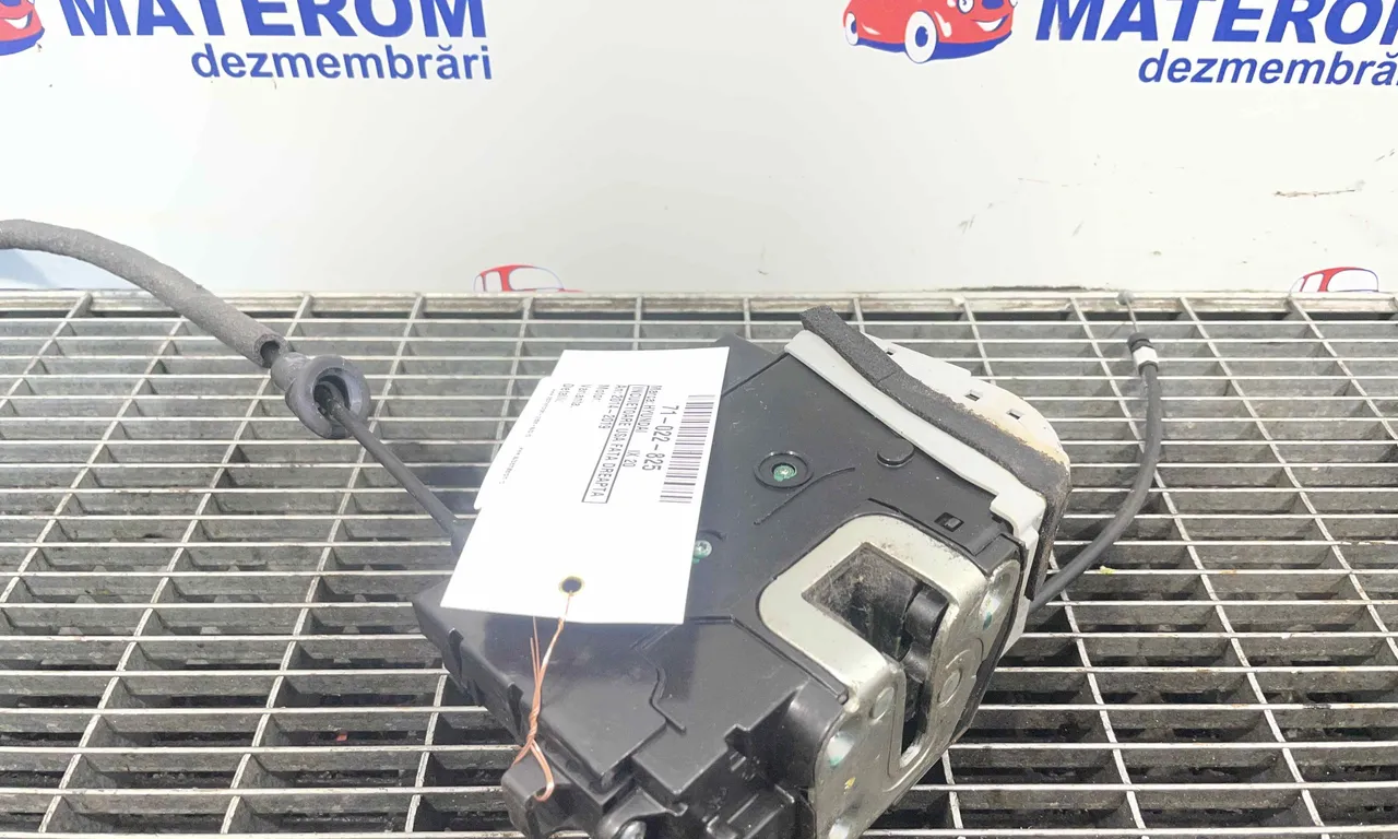 INCUIETOARE USA FATA DREAPTA HYUNDAI ix20 2010-2019