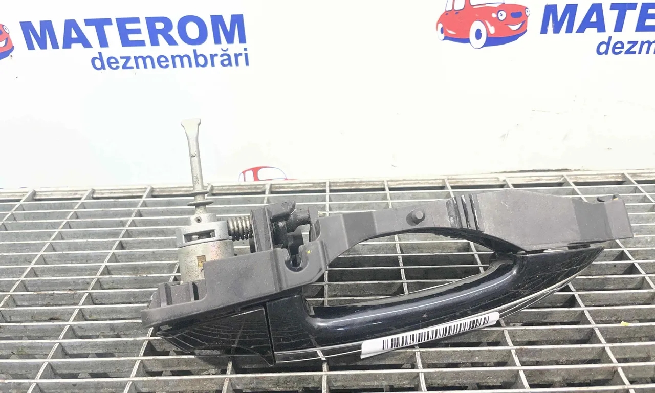 MANER USA FATA DREAPTA HYUNDAI ix20 2010-2019