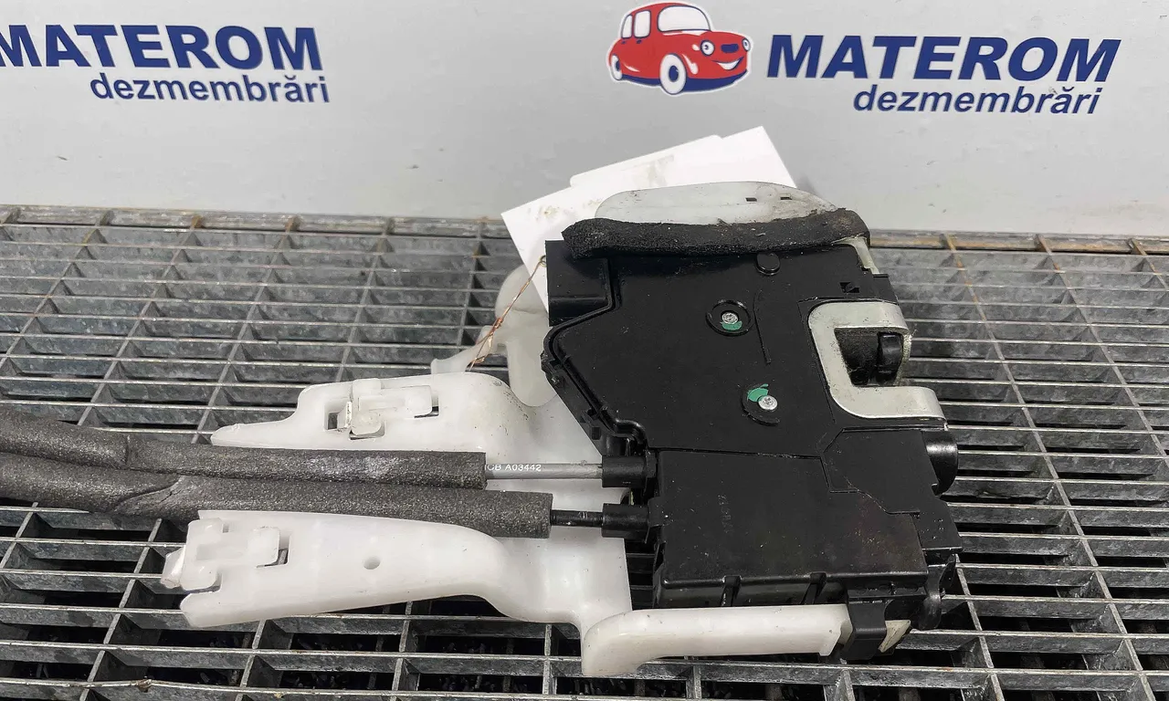 INCUIETOARE USA FATA DREAPTA HYUNDAI ix35 2009-2016