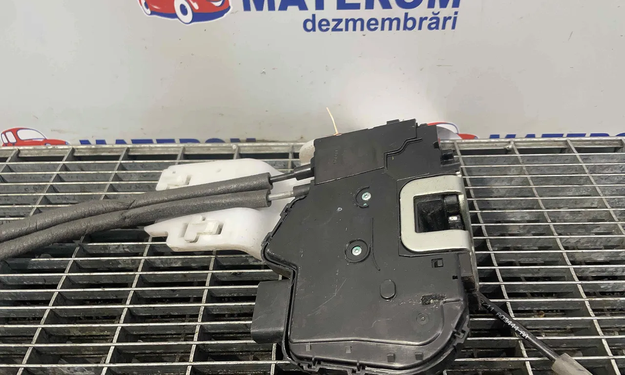 INCUIETOARE USA FATA STANGA HYUNDAI ix35 2009-2016