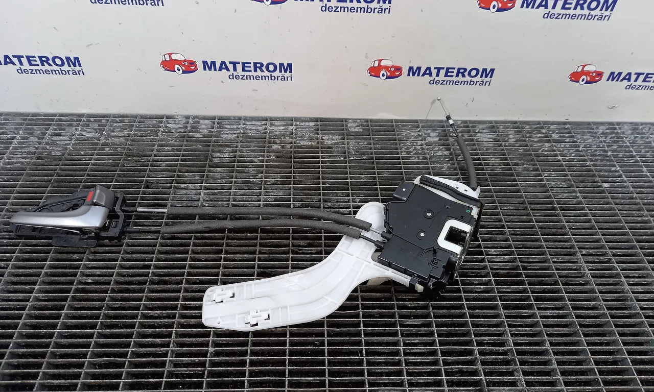 INCUIETOARE USA SPATE DREAPTA HYUNDAI ix35 2009-2016