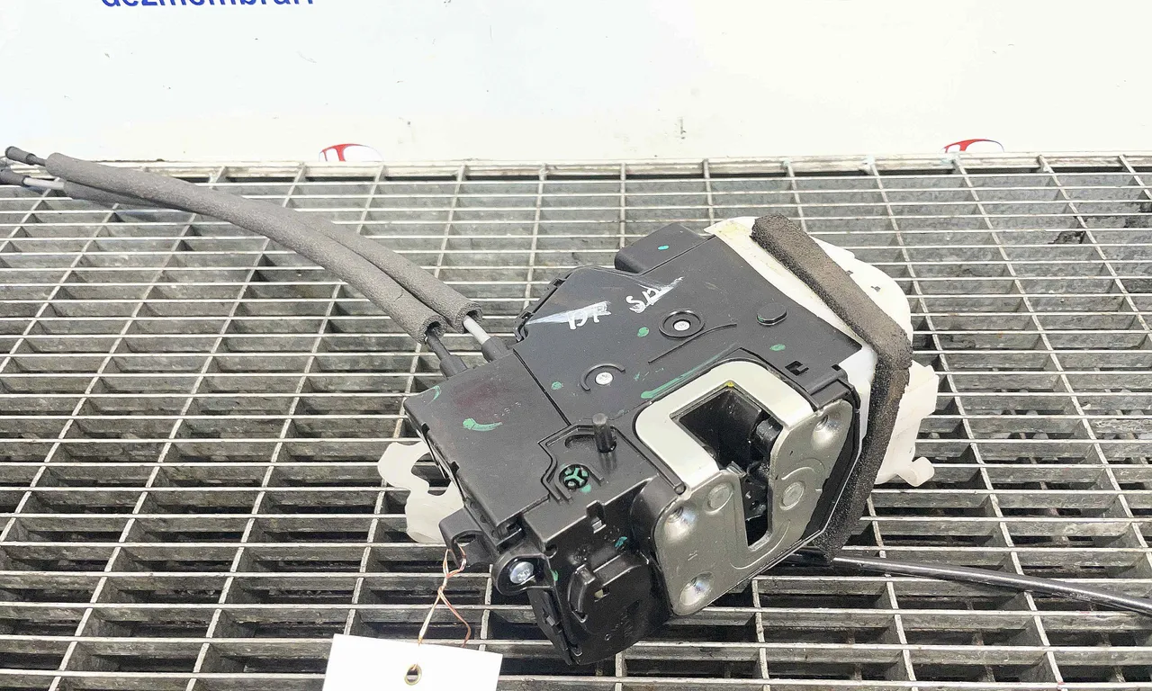 INCUIETOARE USA SPATE DREAPTA HYUNDAI ix35 2009-2016