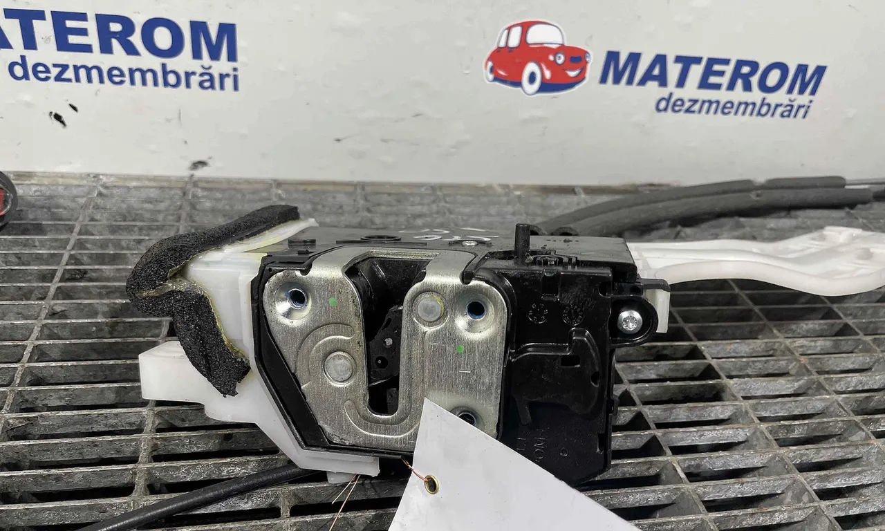 INCUIETOARE USA SPATE STANGA HYUNDAI ix35 2009-2016