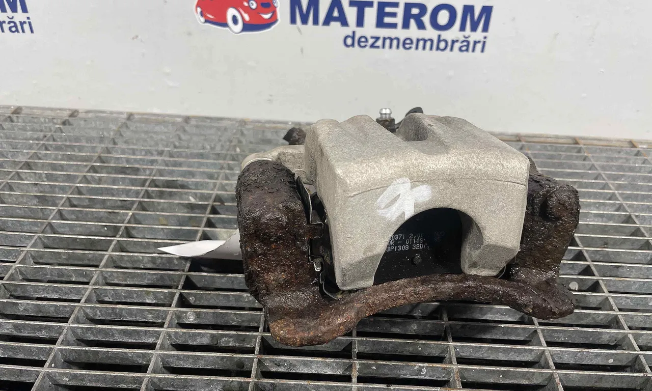 ETRIER SPATE DREAPTA HYUNDAI ix35 2009-2016