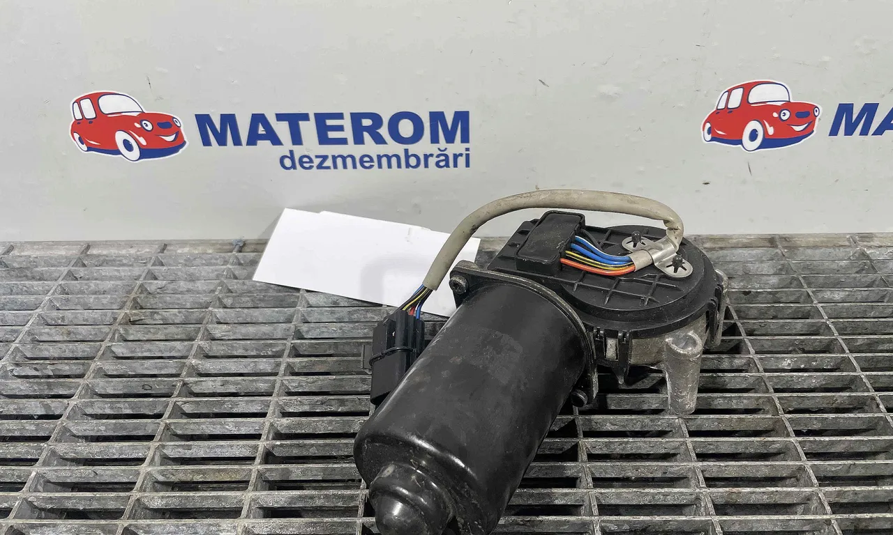 MOTORAS STERGATOR PARBRIZ HYUNDAI ix35 2009-2016