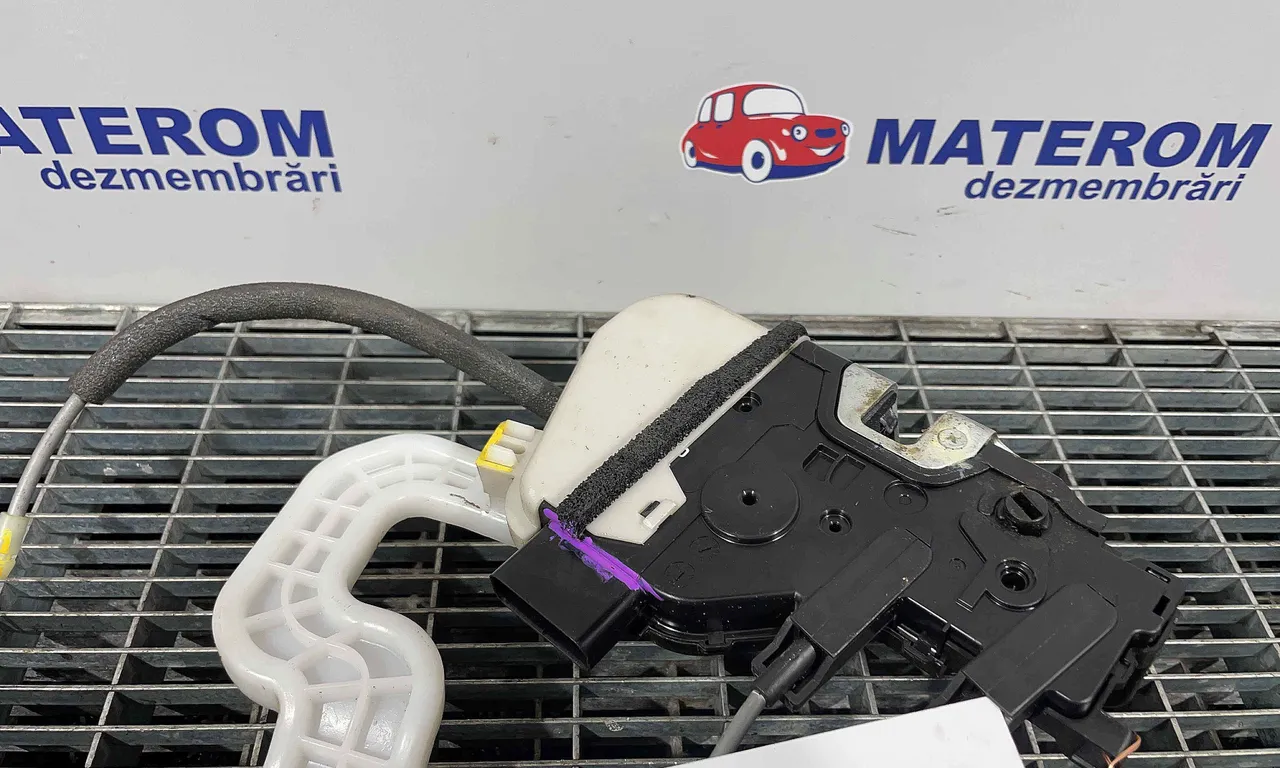 INCUIETOARE USA SPATE DREAPTA HYUNDAI SANTA FE III 2012-2018