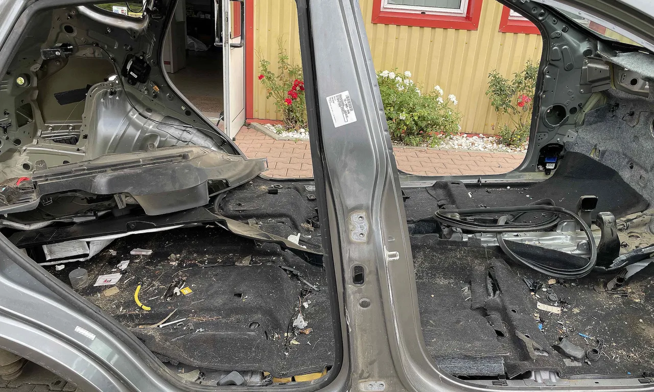 STALP MIJLOC DREAPTA HYUNDAI SANTA FE III 2012-2018