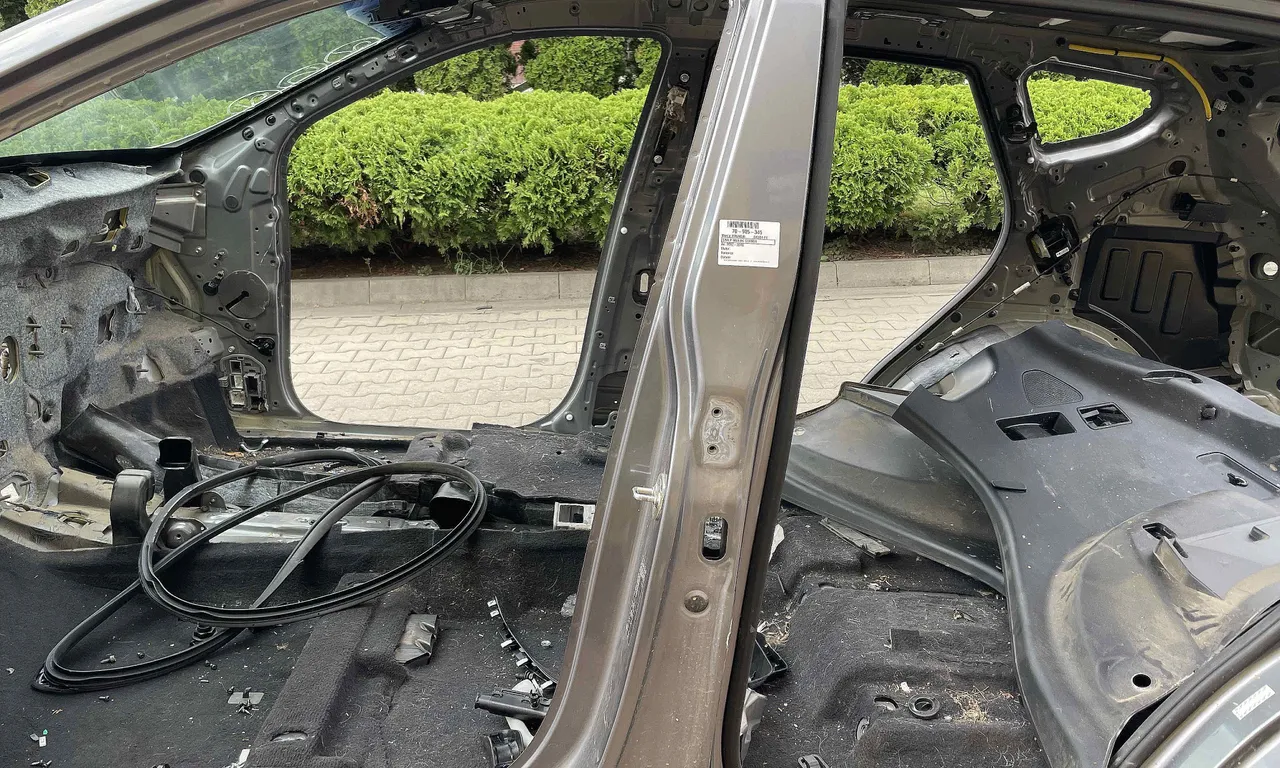 STALP MIJLOC STANGA HYUNDAI SANTA FE III 2012-2018