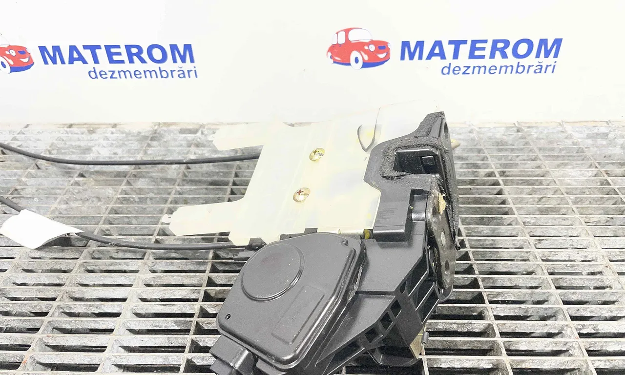 INCUIETOARE USA FATA DREAPTA HYUNDAI TUCSON 2004-2019