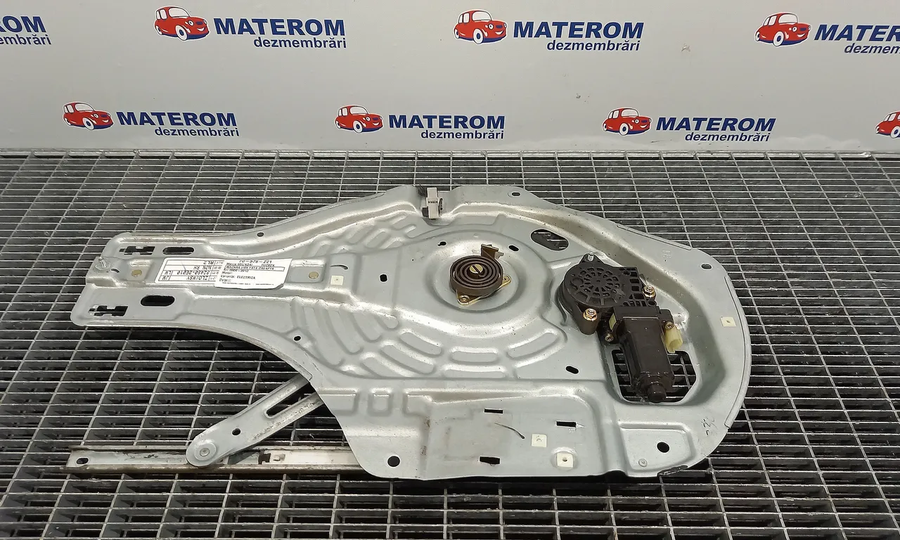 MACARA USA FATA DREAPTA HYUNDAI TUCSON 2004-2019