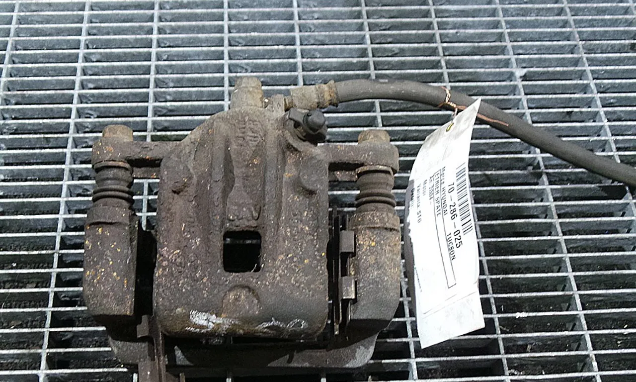 ETRIER SPATE STANGA HYUNDAI TUCSON 2004-2019