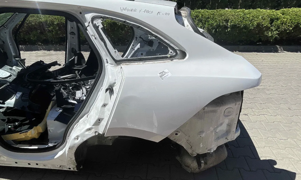 ARIPA SPATE STANGA JAGUAR F-PACE 2015-2020