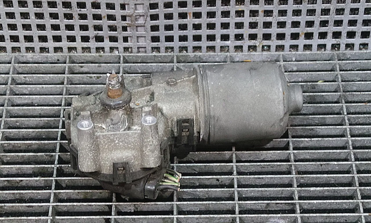 MOTORAS STERGATOR PARBRIZ JAGUAR X-TYPE I 2001-2009