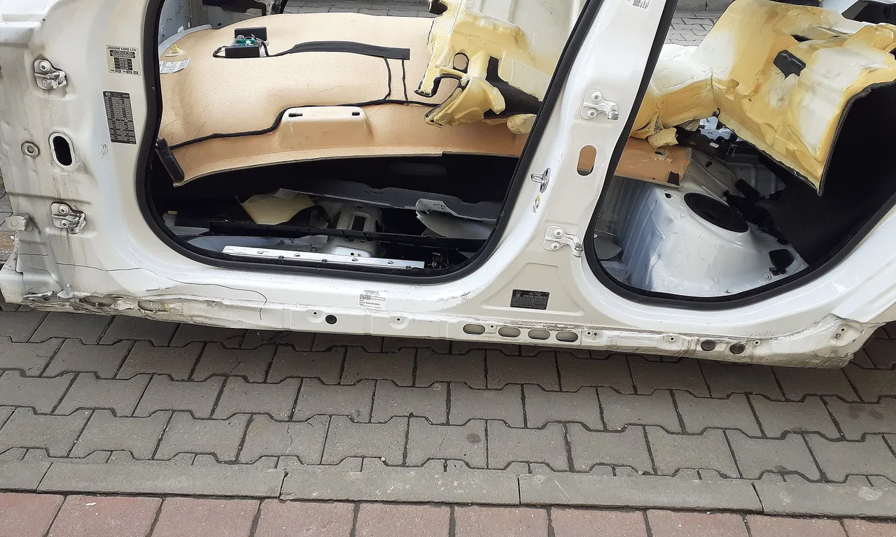PRAG STANGA JAGUAR XF I 2008-2015