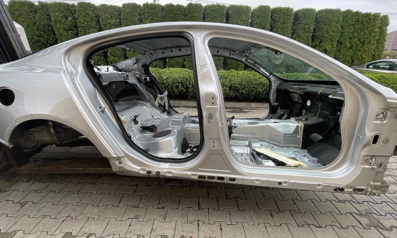 STALP MIJLOC DREAPTA JAGUAR XF I 2008-2015