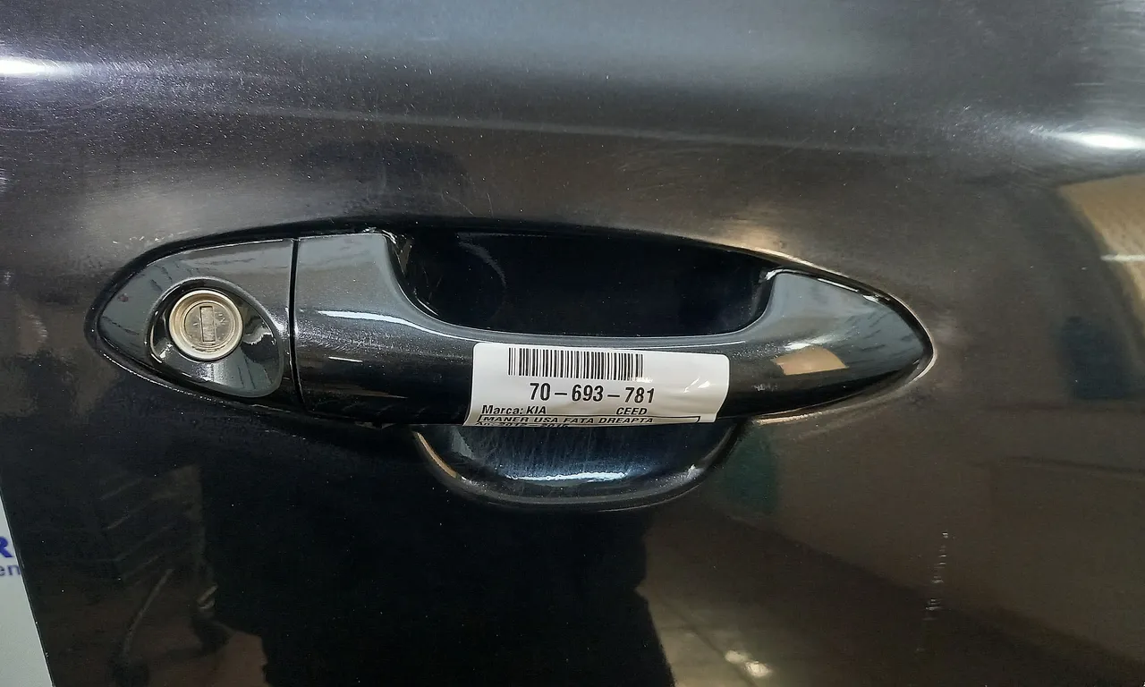 MANER USA FATA DREAPTA KIA CEE'D 2012-2018