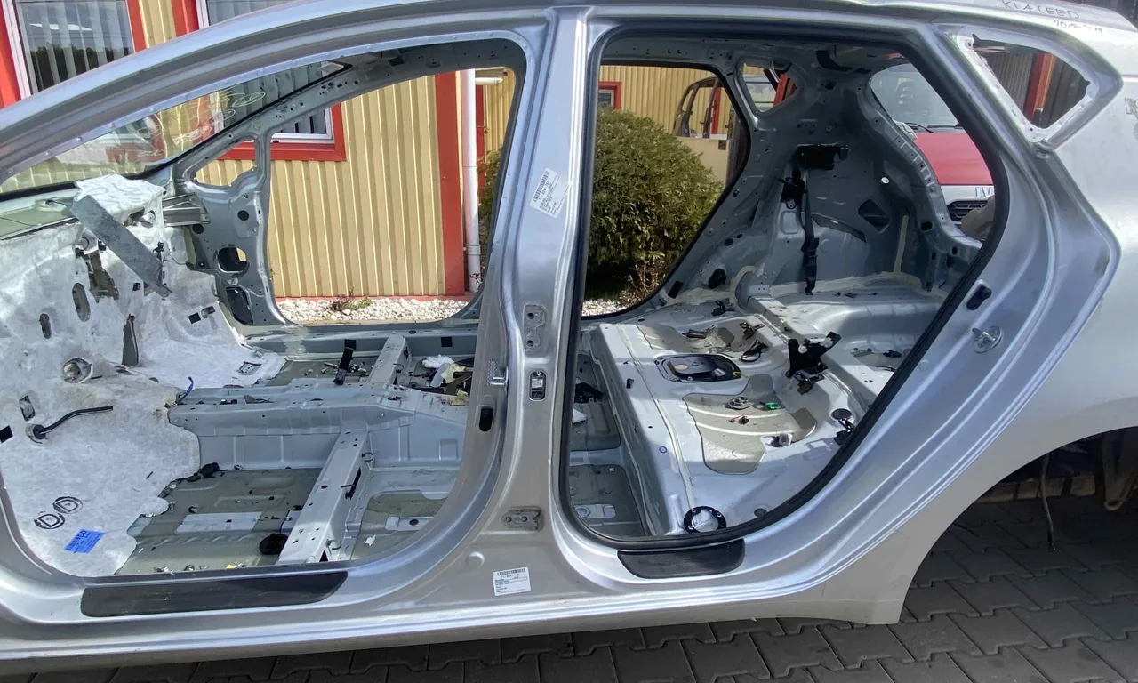 STALP MIJLOC STANGA KIA CEE'D 2012-2018