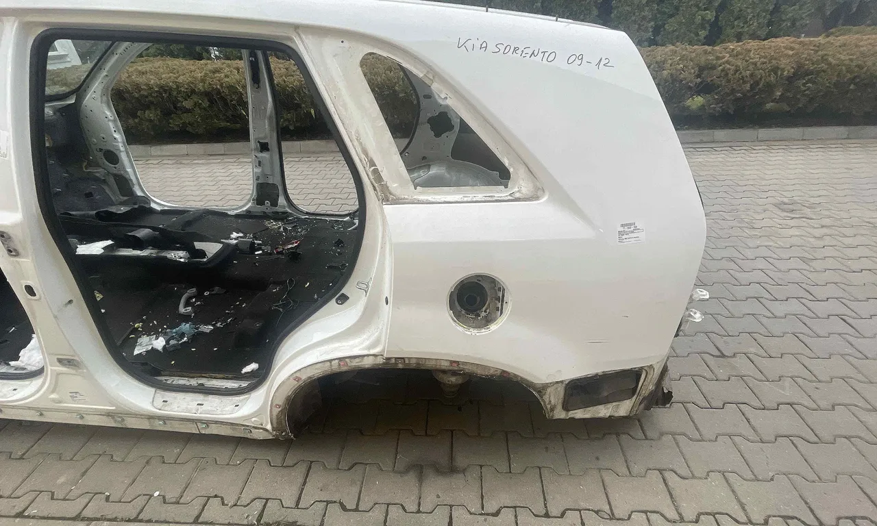 ARIPA SPATE STANGA KIA SORENTO II 2009-2016