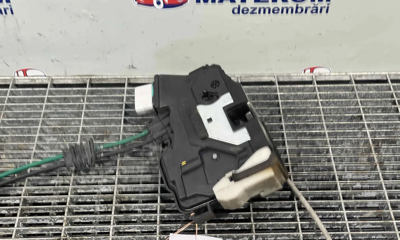 INCUIETOARE USA SPATE STANGA KIA SORENTO II 2009-2016