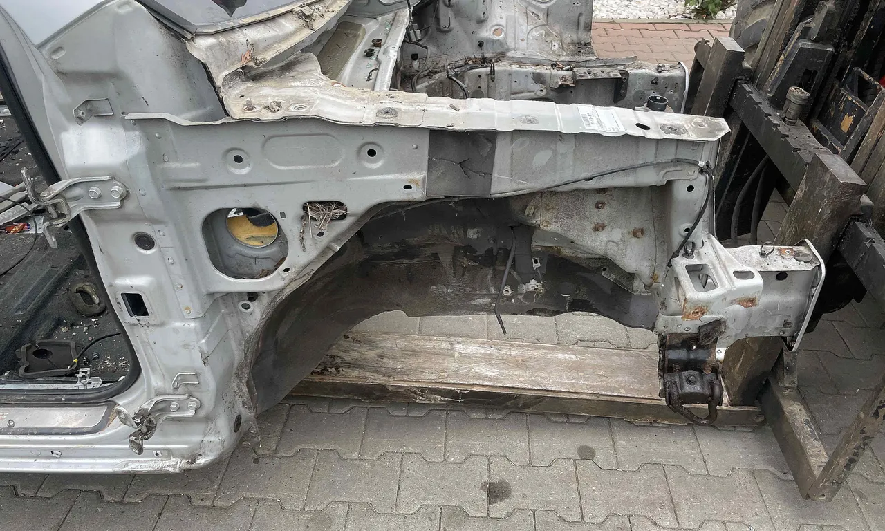 LONJERON DREAPTA KIA SPORTAGE II 2004-2011