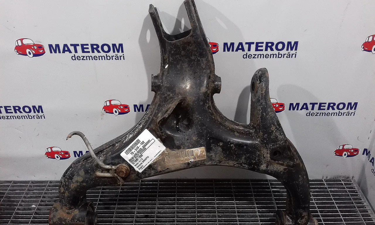 BRAT SPATE INFERIOR DREAPTA LAND ROVER DISCOVERY III 2004-2009