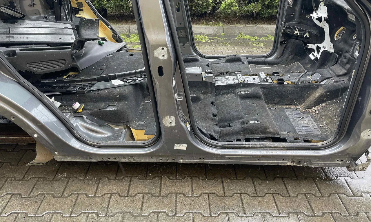 PRAG DREAPTA LAND ROVER DISCOVERY SPORT 2014-2019