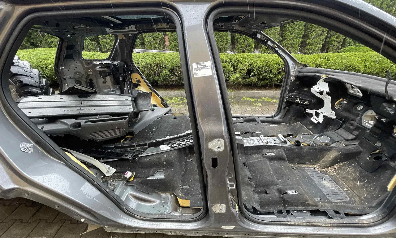 STALP MIJLOC DREAPTA LAND ROVER DISCOVERY SPORT 2014-2019