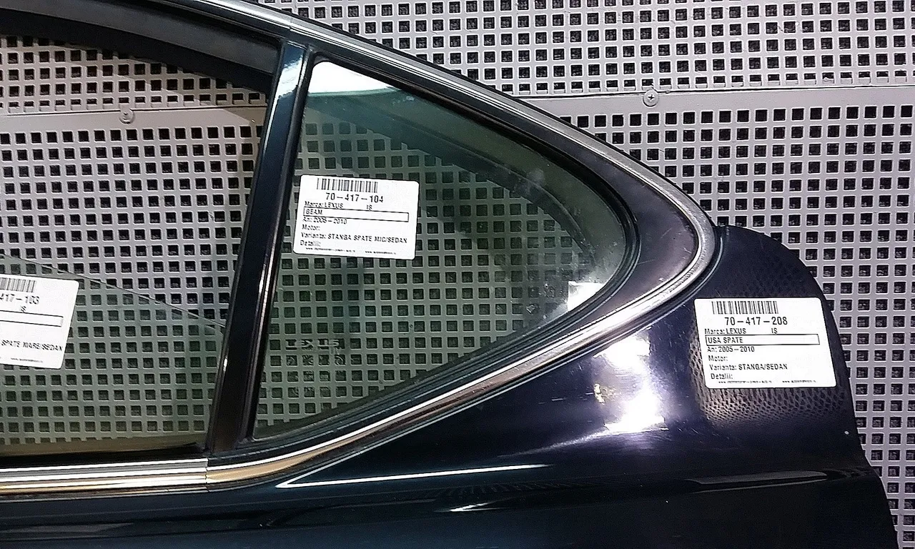 GEAM SPATE MIC STANGA LEXUS IS II 2005-2013