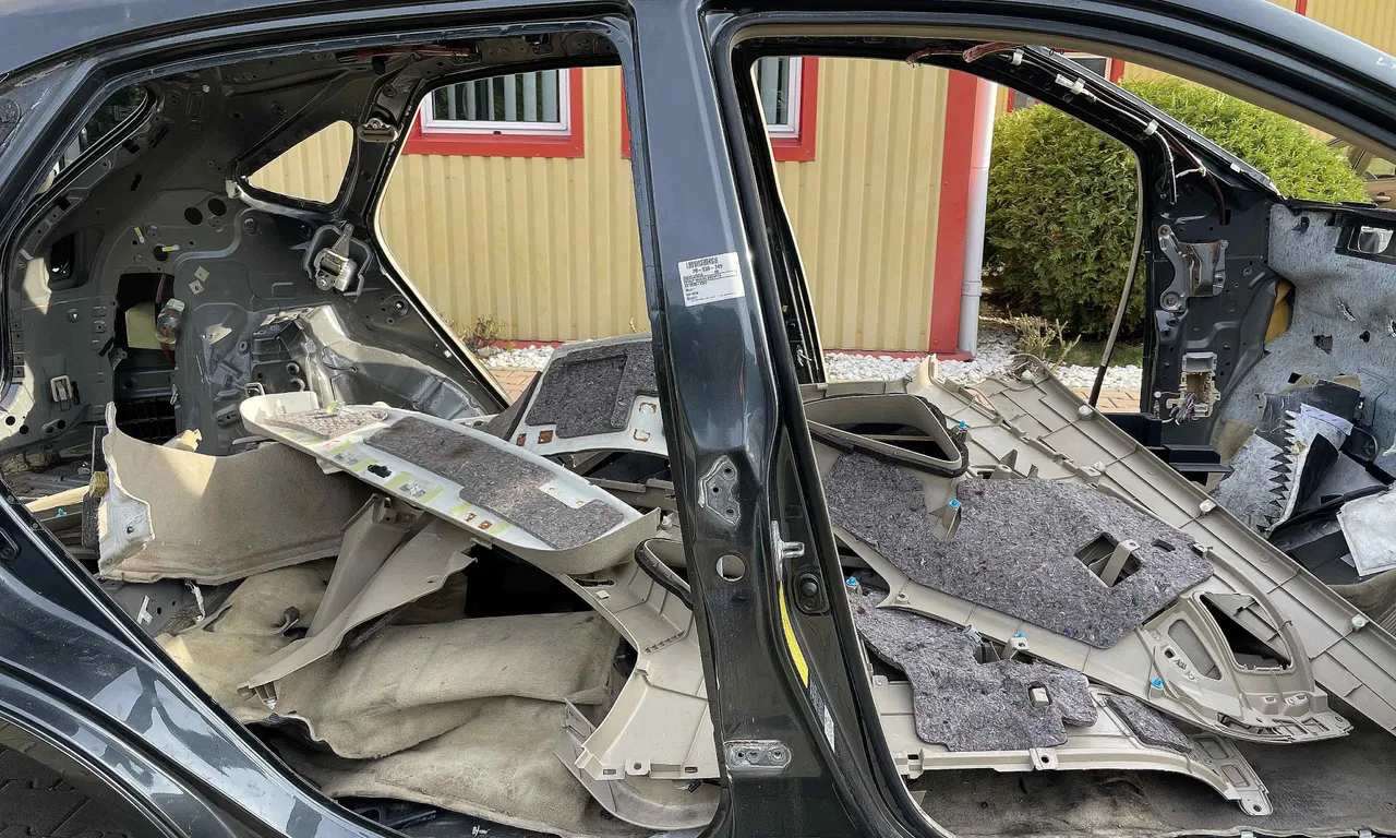 STALP MIJLOC DREAPTA LEXUS RX 2003-2008