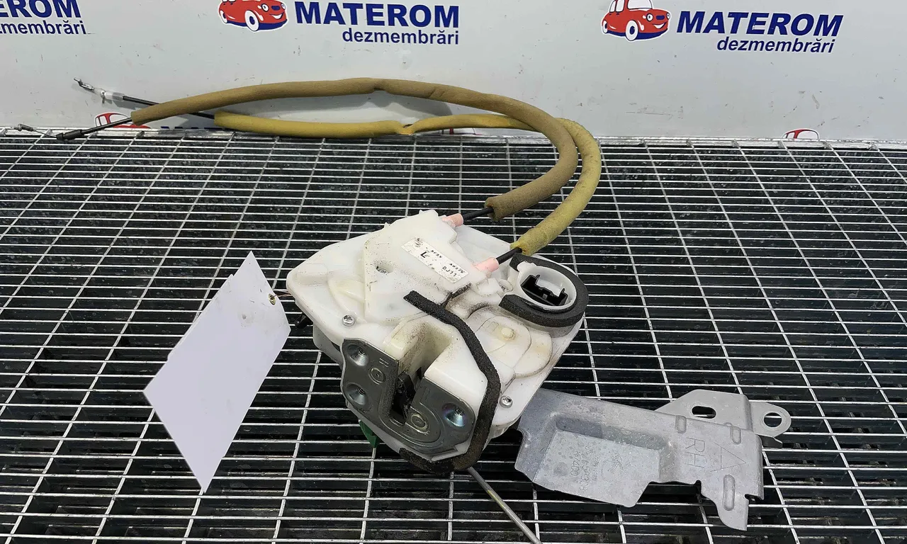 INCUIETOARE USA FATA DREAPTA MAZDA 2 2007-2015