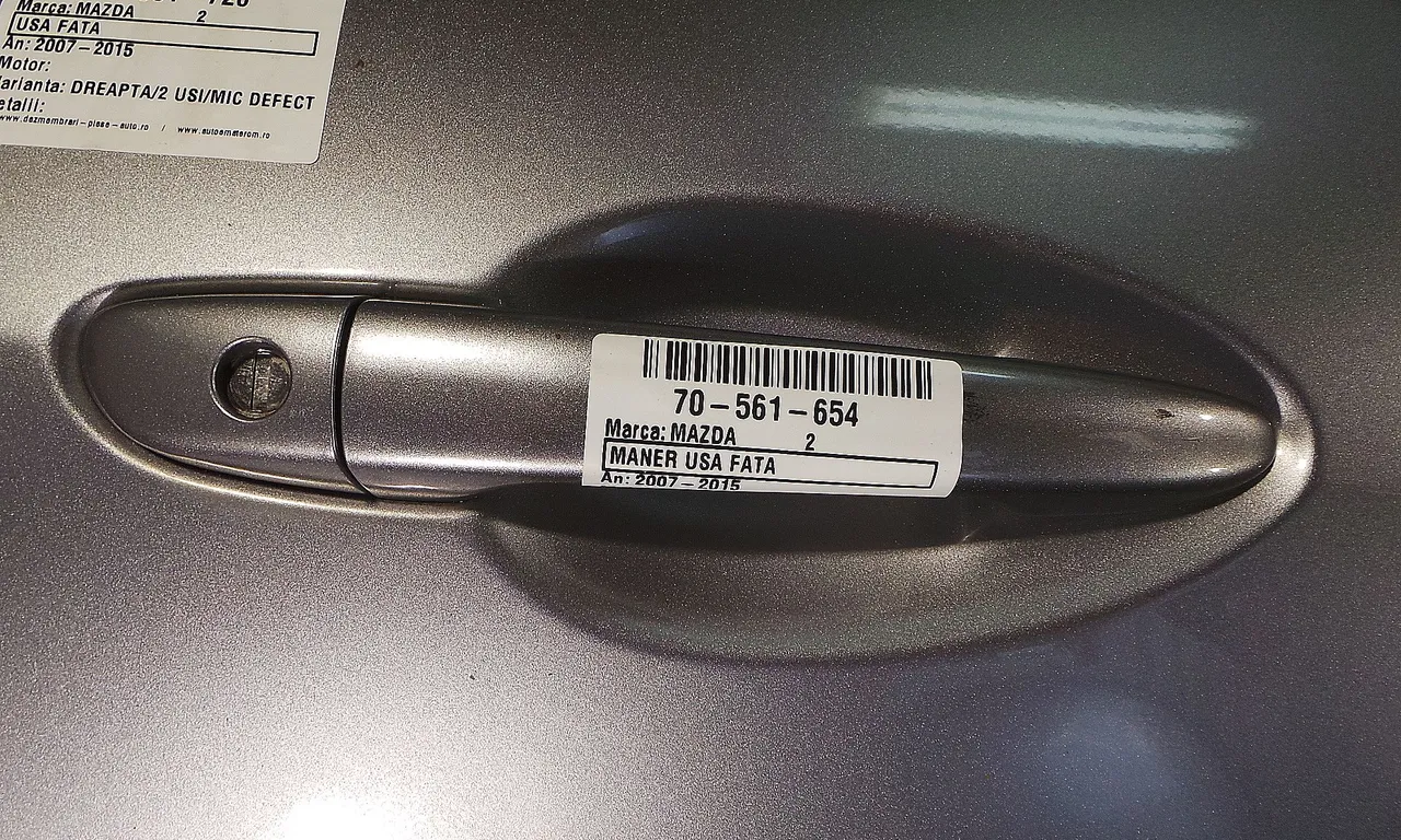 MANER USA FATA DREAPTA MAZDA 2 2007-2015