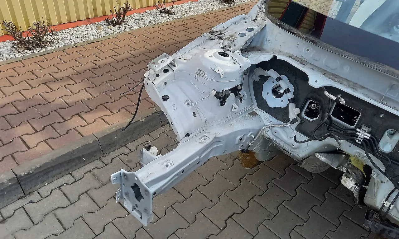 LONJERON DREAPTA MAZDA 2 2014-2019