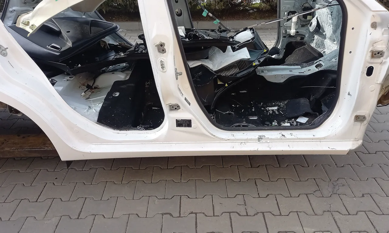 PRAG DREAPTA MAZDA 2 2014-2019
