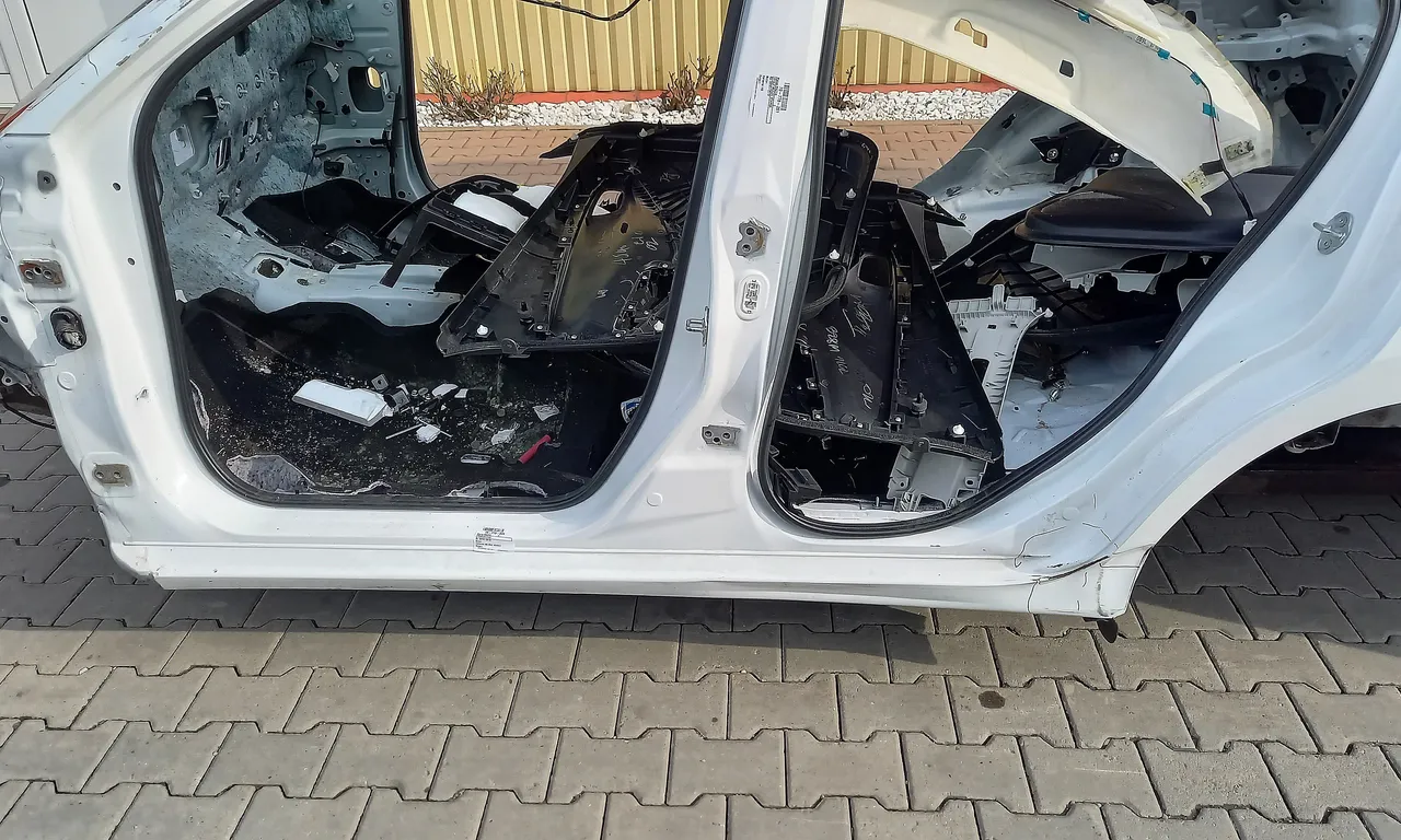 PRAG STANGA MAZDA 2 2014-2019