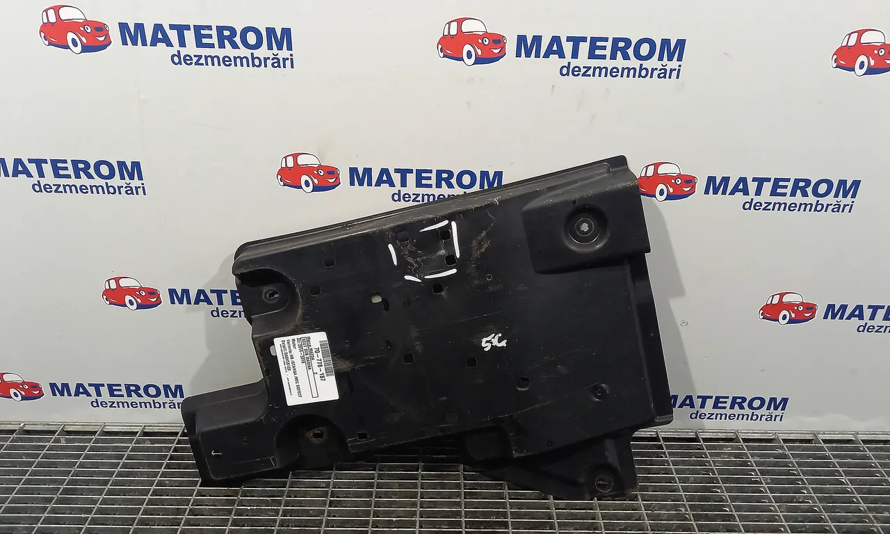 SCUT SUB MASINA MAZDA 2 2014-2019