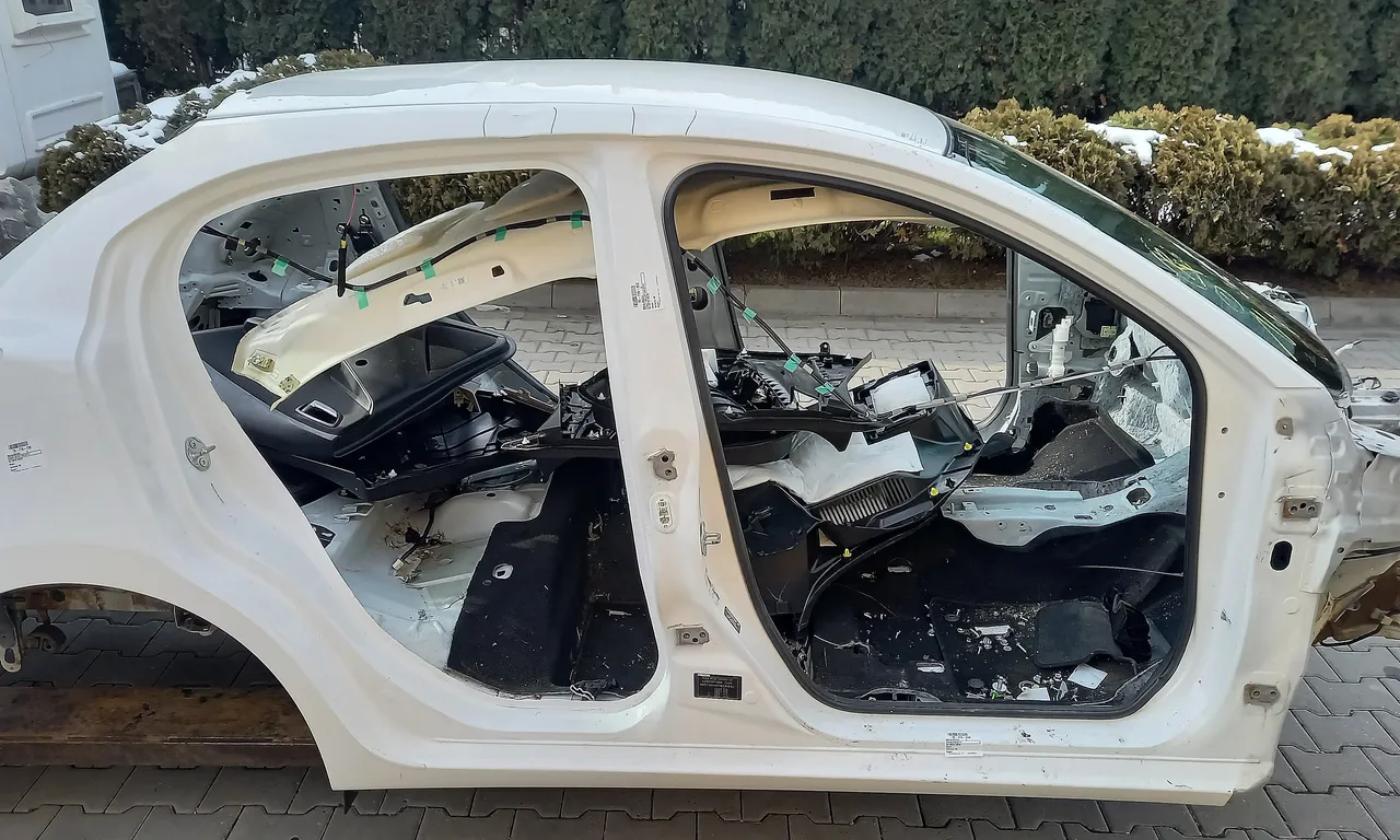 STALP MIJLOC DREAPTA MAZDA 2 2014-2019
