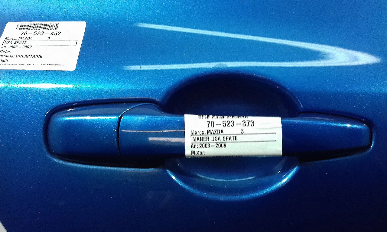 MANER USA SPATE DREAPTA MAZDA 3 2003-2009