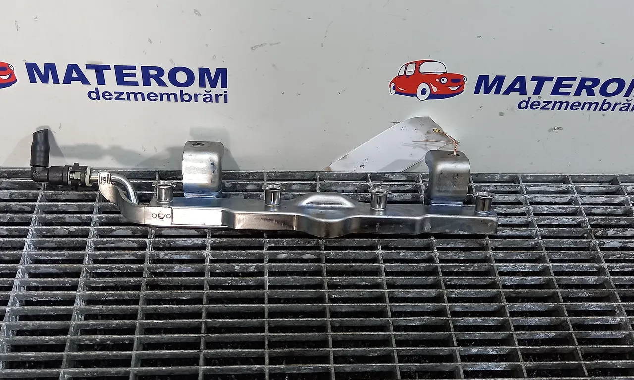 RAMPA INJECTIE MAZDA 3 2003-2009