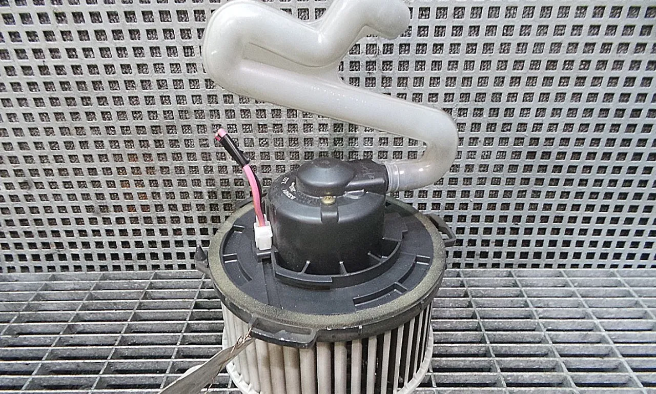 VENTILATOR INCALZIRE MAZDA 3 2003-2009