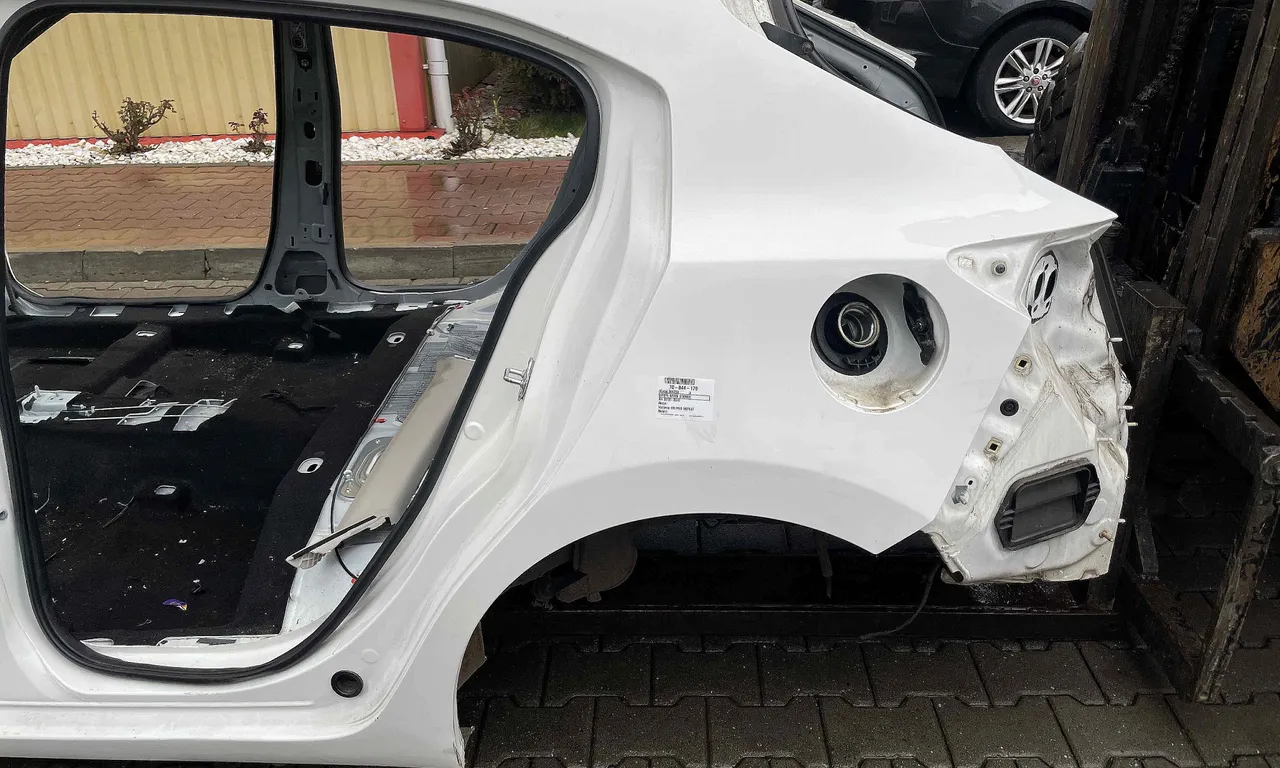 ARIPA SPATE STANGA MAZDA 3 2013-2019