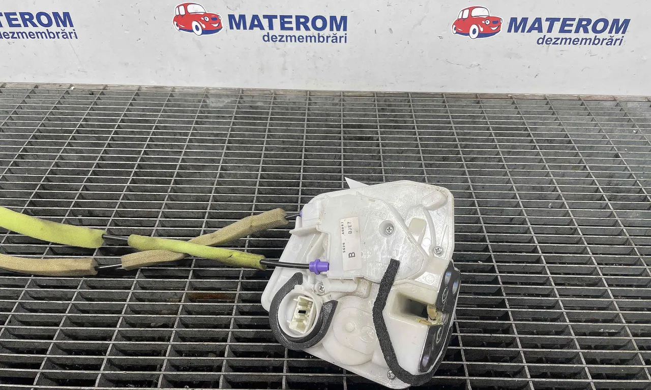INCUIETOARE USA FATA STANGA MAZDA 3 2013-2019
