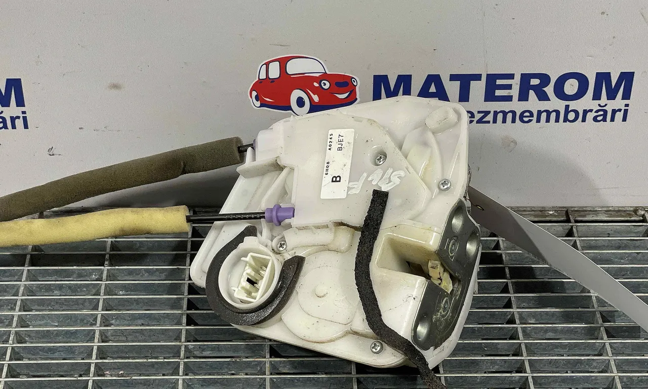 INCUIETOARE USA FATA STANGA MAZDA 3 2013-2019