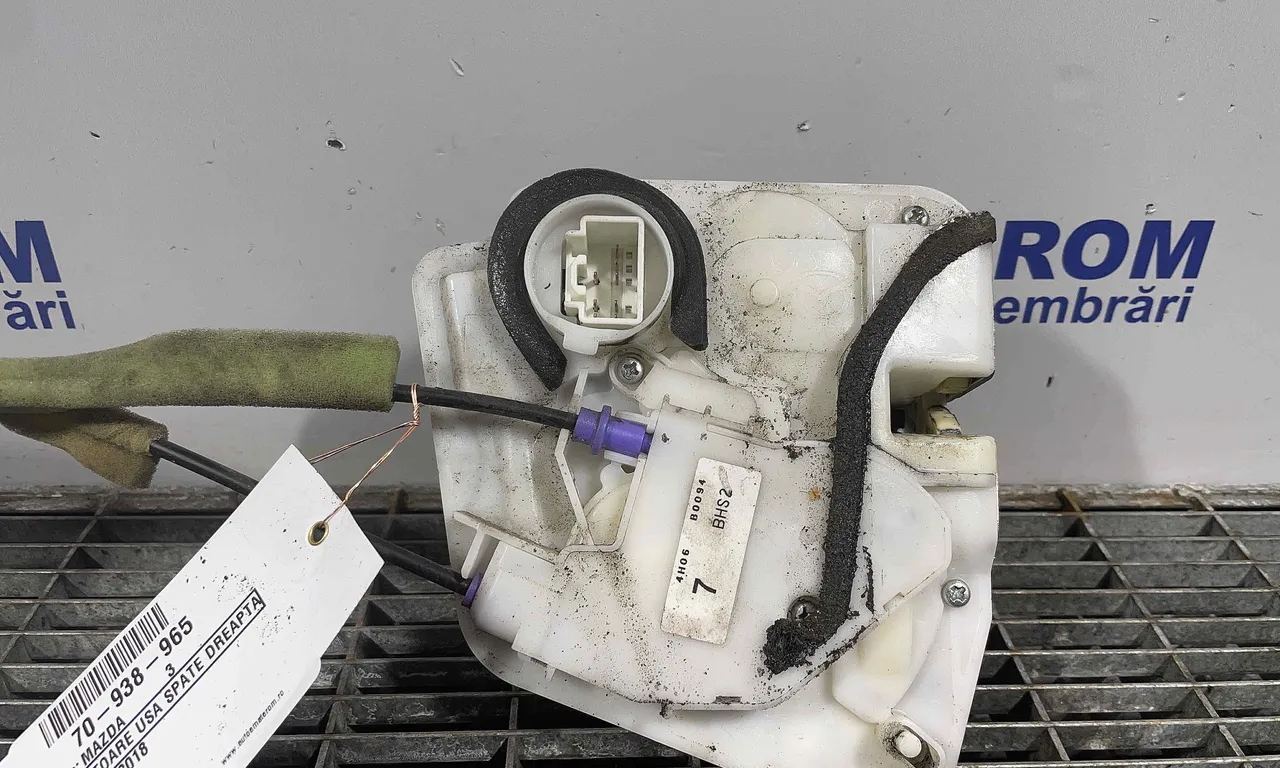 INCUIETOARE USA SPATE DREAPTA MAZDA 3 2013-2019