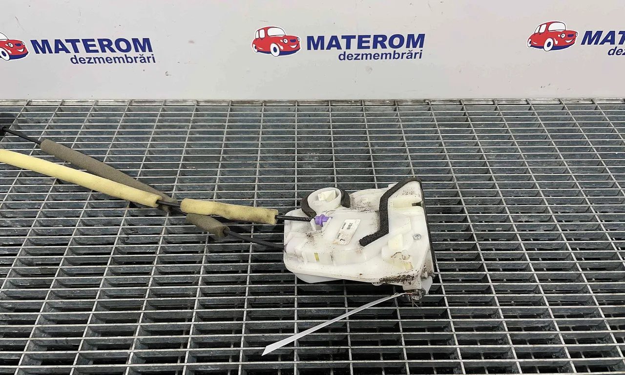 INCUIETOARE USA SPATE DREAPTA MAZDA 3 2013-2019