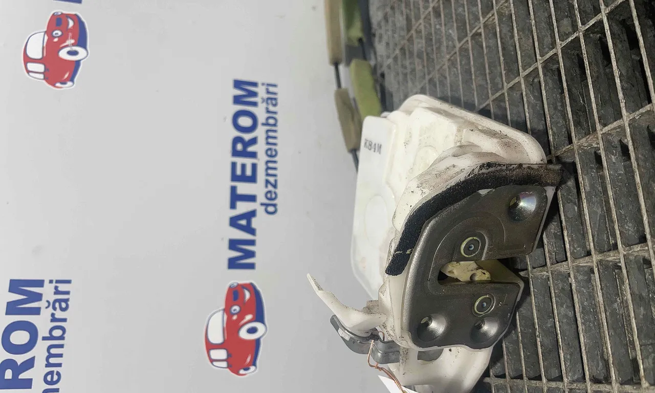 INCUIETOARE USA SPATE STANGA MAZDA 3 2013-2019