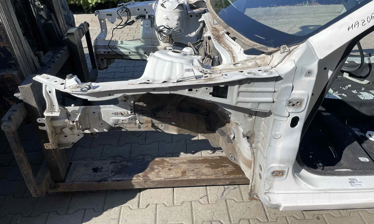 LONJERON STANGA MAZDA 3 2013-2019