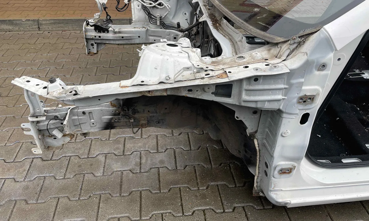 LONJERON STANGA MAZDA 3 2013-2019