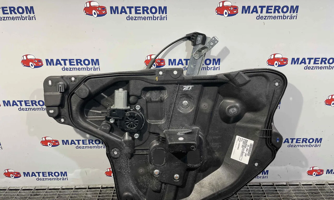 MACARA USA FATA DREAPTA MAZDA 3 2013-2019